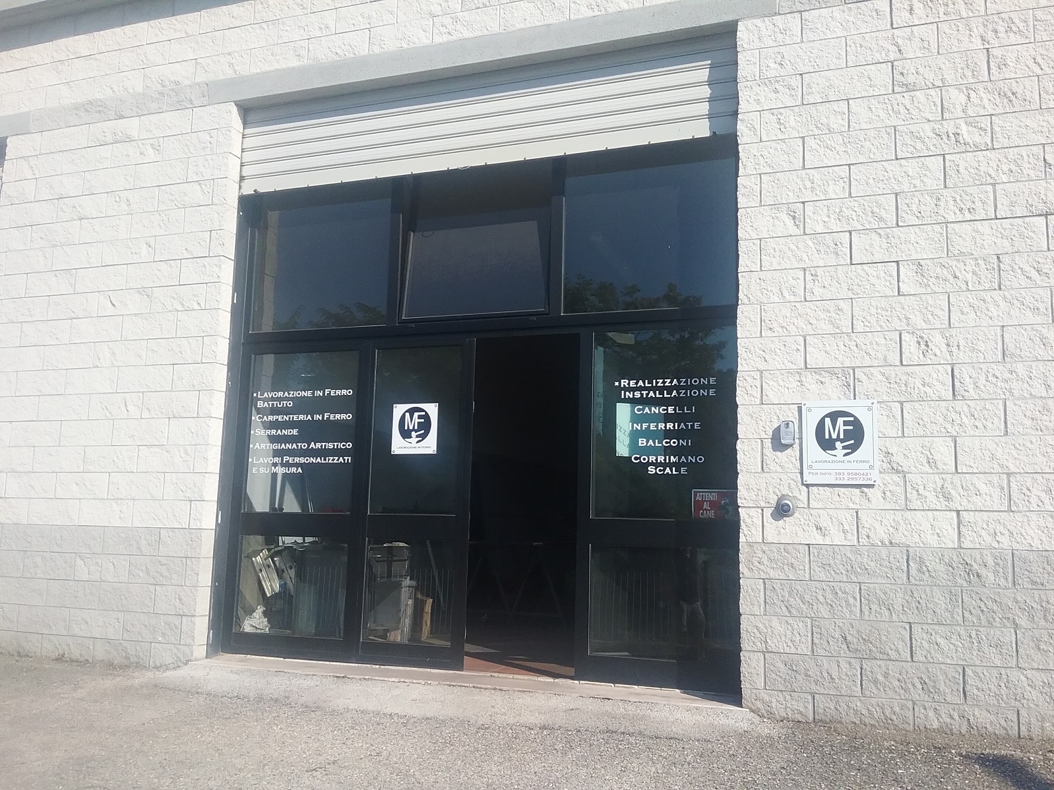Facciata dell'officina MF Lavorazione in Ferro ad Ancona